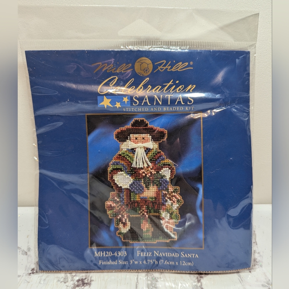 CHRISTMAS SANTA STITCHED AND BEADED EMBROIDERY KIT MILL HILL FELIZ NAVIDAD